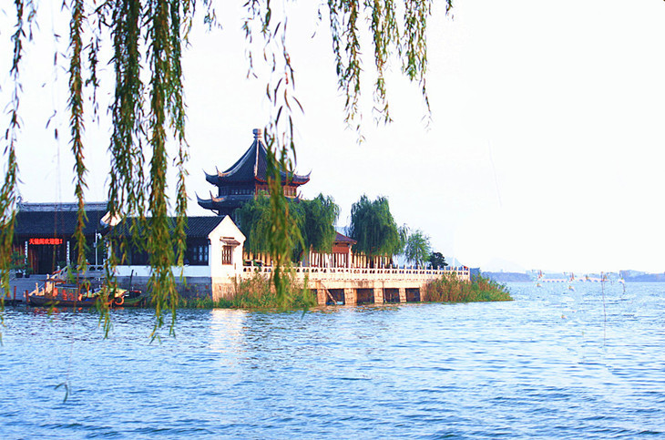 Suzhou_Private_Tours_Suzhou_Travel_Guide_Suzhou_Tour_Guide_Suzhou_Highlights_Shihu_Lake12.jpg