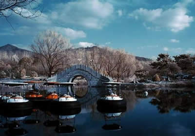 Xuanwu Lake