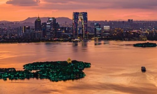 Jinji Lake Suzhou Travel Guide: What to See and Do Around Suzhou’s Modern Landmark