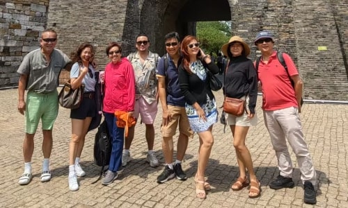 Suzhou Walking Tour: Explore Ancient Gates and City Walls