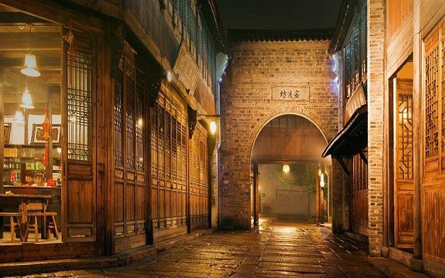 Wuzhen_Water_Town2.jpg