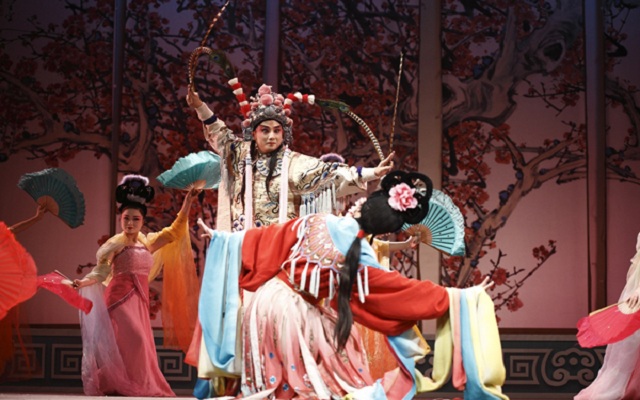 Suzhou_Tours_Suzhou_China_Tours_Sichuan_Opera.jpg