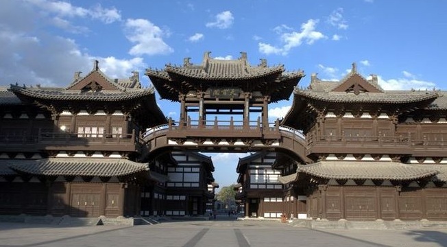 China_Suzhou_Tour_Nine_Dragon_Screen1.jpg