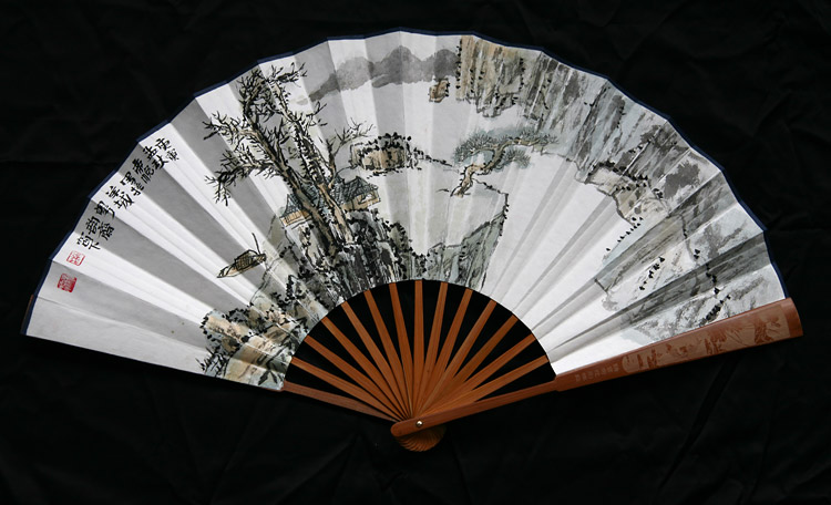 China_Tours_Yangshuo_Painted_Fan.jpg