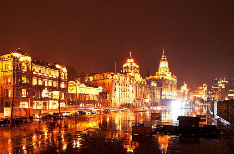 China_Shanghai_Tour_Shanghai_Travel_Guide_Shanghai_Private_Tours_Shanghai_Tour_Shanghai_Highlights_The Bund of shanghai (Waitan) in the night