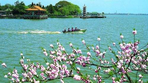 Suzhou_Tours_Suzhou_Attractions_Suzhou_Tours_Suzhou_Attractions_Lake_Tai1.jpg