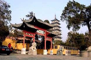   Daming temple is known for a famous monk, Jianzhen, who studied the sutras and initiated people into monkhood here in the first year of the Tianbao reign of the Tang Dynasty (742 C.E.) before he left for Japan.