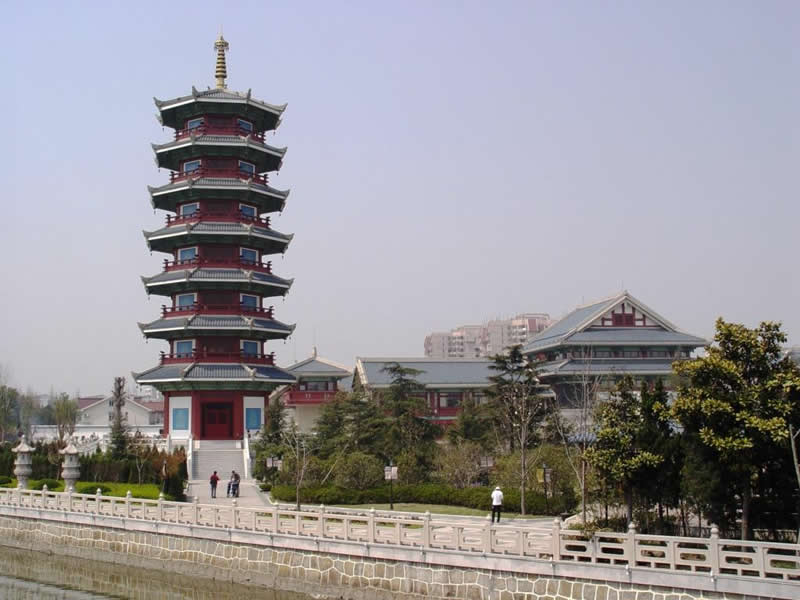 Shanghai water town day tour from shanghai Qibao_Temple.jpg