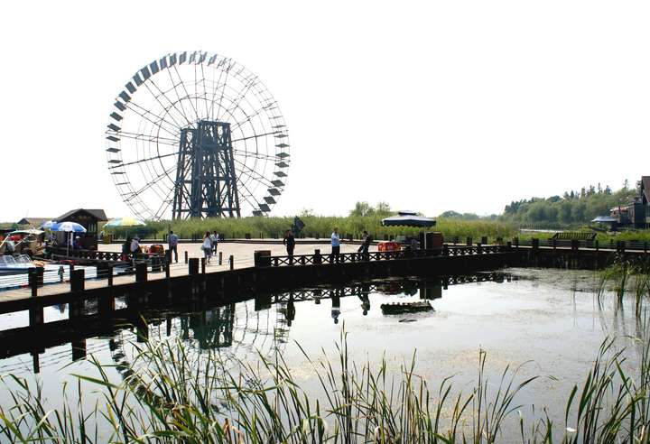 Suzhou_Taihu_Lake_Park.jpg