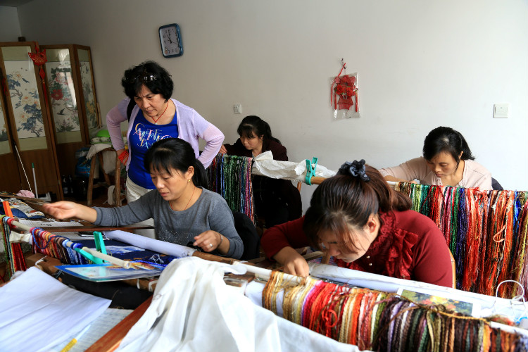 zhenhu_su_embroidery.jpg