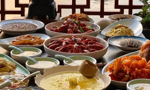 canal-side-lunch-suzhou
