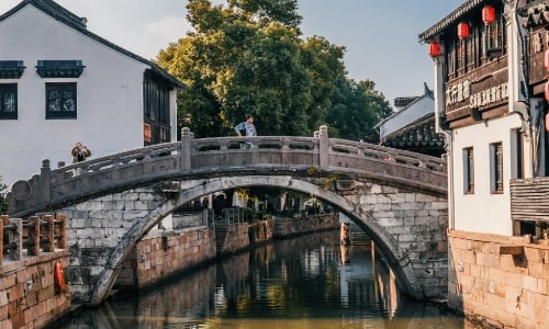 old-bridge-Luzhi