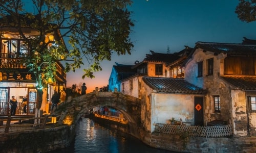 night-view-zhouzhuang