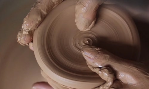 Shaping-on-the-Pottery-Wheel