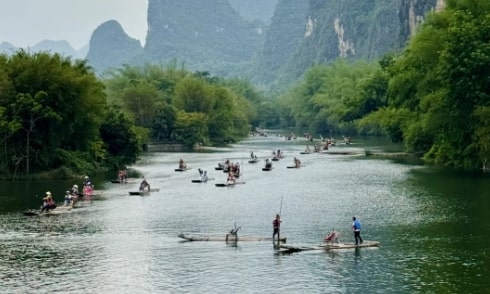 bamboo-raft-cruise