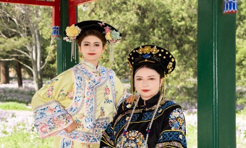 traditional-Chinese-clothin-beijing