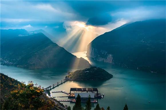 Qutang-Gorge-Yangtze-River-Cruise