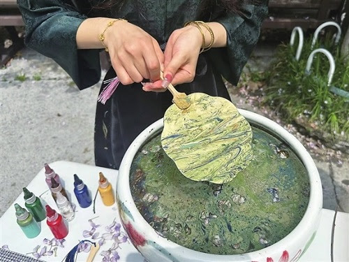 Lacquer-Fan-hangzhou