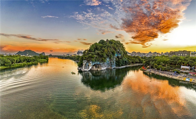 Elephant-Trunk-Hill-guilin