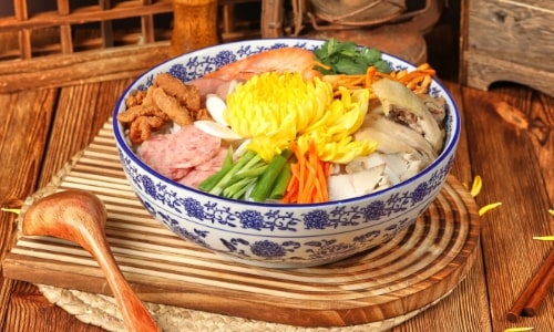 Crossing-The-Bridge-Noodles-yunnan