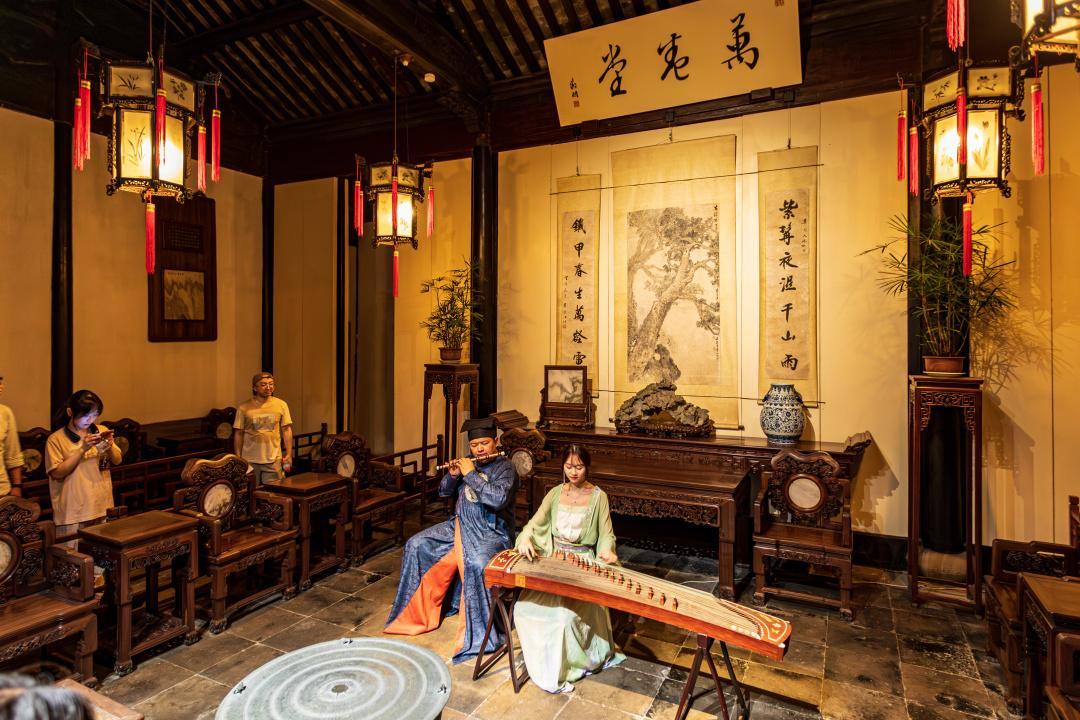 Master-of-the-Nets-Garden-Night-Garden9