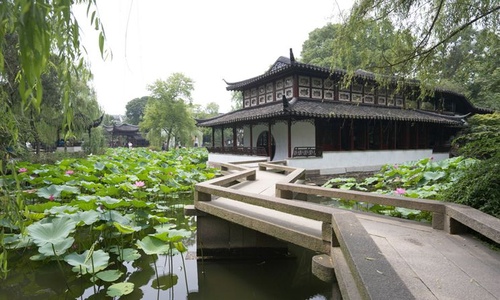 The-Humble-Administrator’s-Garden